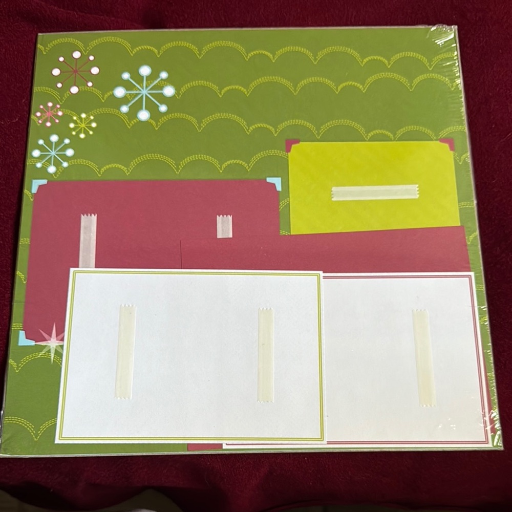 Creative Memories Holiday Display Accents Kit - Green and Red